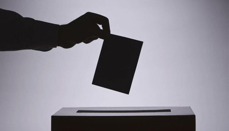 Το Σύνταγμα βάζει φρένο – Στο μικροσκόπιο καταδίκες και «γκρίζες ζώνες» πριν τις κάλπες